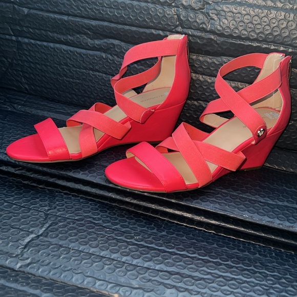 Liz Claiborne Rhodes Coral Wedge Heeled Sandals Women’s Size 10W Zip Closure - Picture 5 of 12